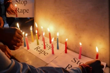 “பயலுக கடிச்சத ,பாம்பு கடிச்சிதுன்னு சொல்லி..” - சகோதரிகளை சின்னாபின்னமாக்கிய கொடூரர்கள்!