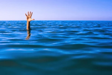 நீரில் மூழ்கி ஒருவர் மாயம்; மற்றுமொரு நபர் உயிரிழப்பு