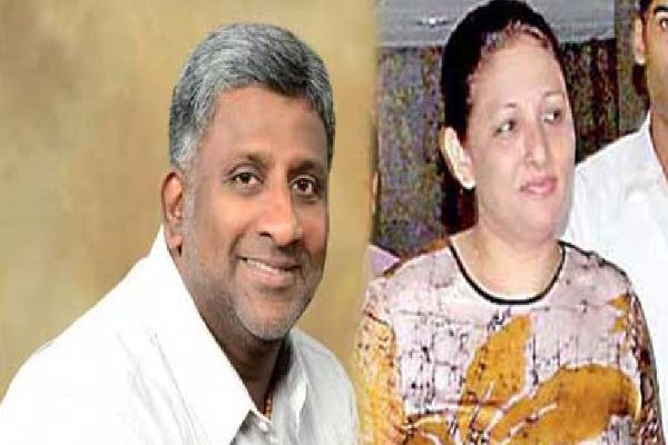 எரிக்கப்பட்ட வீட்டை பார்த்து அழுது புலம்பிய அமைச்சர் பிரசன்ன ரணதுங்க | Politicians House Set Fire Sri Lanka