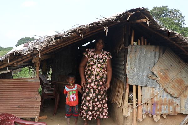 மன்னார் - மடுக்கரை கிராமத்து மக்களின் அவலநிலை!(Photos) | Mannar The Plight Of Madukkarai Village People