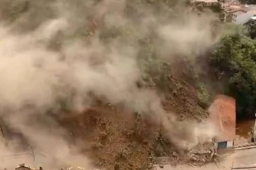 பிரேசிலில் தரைமட்டமான 122 ஆண்டுகள் பழமையான பங்களா