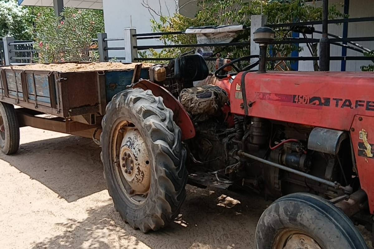 கிளிநொச்சியில் மணல் அகழ்வில் ஈடுபட்ட 6 வாகனங்கள் பறிமுதல் | 6 Vehicles Involved Sand Mining Seized Kilinochchi