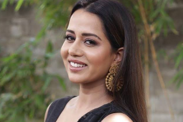 அந்த ஆடை மட்டும் அணிந்து ஆண் நண்பர்களுடன் நெருக்கம் காட்டும் ரைசா.. வெளியான வீடியோ | Raiza Hot Photoshoot With Friends அந்த ஆடை மட்டும் அணிந்து ஆண் நண்பர்களுடன் நெருக்கம் காட்டும் ரைசா.. வெளியான வீடியோ | Raiza Hot Photoshoot With Friends