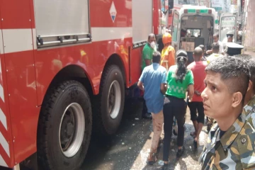 தீ விபத்தில் சிக்கிய மூன்று வீடுகள் ; நொடியில் தப்பிய உயிர்கள்