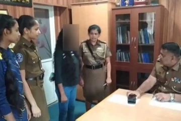 புகையிரத கழிவறையினுள் சிசுவொன்றை கைவிட்ட பெற்றோர்! தாயை கைது செய்த தலைமையக பொலிஸ் பொறுப்பதிகாரிக்கு எதிராக விசாரணை