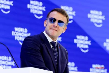 மேக்ரான் அணிந்திருந்த சன்கிளாஸ்... ஒரே நாளில் பல மில்லியன் டொலர் தொகையைக் குவித்த நிறுவனம்