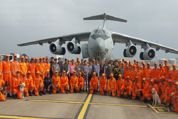 நிவாரணப்பொருட்கள் மற்றும் மீட்பு குழுக்களுடன் மற்றுமொரு இந்திய விமானம் தரையிறங்கியது | Another Aircraft Landed Colombo With Indian Relief நிவாரணப்பொருட்கள் மற்றும் மீட்பு குழுக்களுடன் மற்றுமொரு இந்திய விமானம் தரையிறங்கியது | Another Aircraft Landed Colombo With Indian Relief