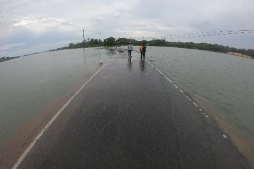 தொடரும் கனமழையால் தவிக்கும் முல்லை மக்கள்!(Photos)