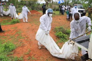 காட்டில் புதைக்கப்பட்ட 21 சடலங்கள்..! மூடநம்பிக்கையால் நடந்த விபரீதம் (உலக செய்திகளின் தொகுப்பு)