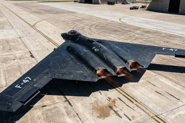 அமெரிக்க இராணுவத்தில் இணையவுள்ள அபாயகரமான F-47 போர் விமானம்! ட்ரம்பின் அடுத்த இலக்கு | America S F 47 Trump Most Devastating Plane Ever