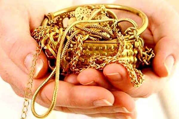 யாழில் பட்டப்பகலில் துணிகரக் கொள்ளை! | Robbery In Broad Day In Jaffna