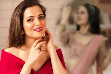 கொள்ளை அழகால் ரசிகர்களை ஈர்க்கும் டிடி