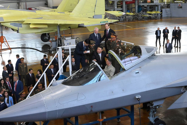 ரஷ்யாவுடன் ஆயுத பரிமாற்றத்தை உறுதி செய்த வட கொரிய அதிபர் | Kim Jong Un Impressed By Russia Aircraft