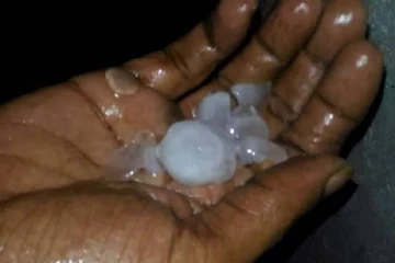 இலங்கையில் பெய்த ஆலங்கட்டி மழை