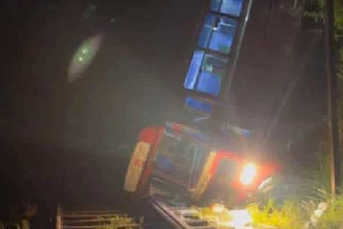 கொழும்பில் இருந்து சென்ற பேருந்து விபத்து - 40 பேர் காயம் | Bus Accident 40 Persons Injured