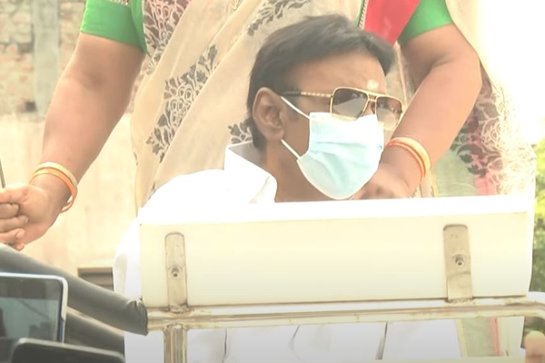 ஒரு பக்கம் சரிந்த விஜயகாந்தின் தலை! கேப்டனுக்கா இந்த வேதனைக்குரிய நிலை...கதற வைத்த அதிர்ச்சி வீடியோ | Fans Got Emotional On Seeing Vijayakanth