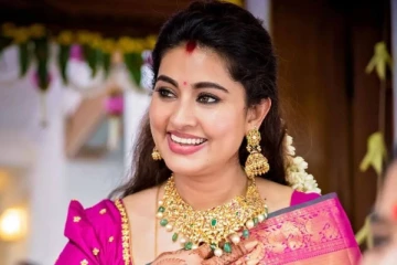 தனது தந்தையுடன் எடுத்துக்கொண்ட புகைப்படத்தை வெளியிட்ட சினேகா.. அழகிய தருணம்