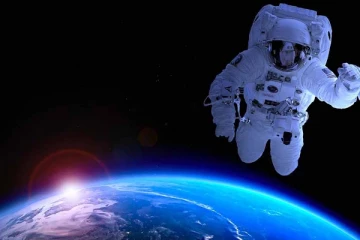 விண்வெளியில் ஒருவர் இறந்துவிட்டால் என்ன நடக்கும்? இறந்த உடலை என்ன செய்வார்கள்?