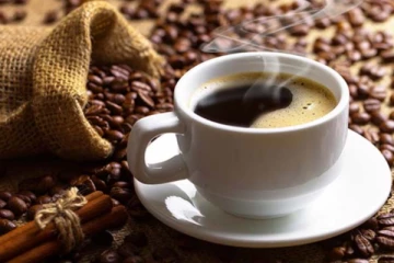 உடல் எடையைக் குறைக்க சிரமப்படுகிறீர்களா? பிளாக் காபி செய்யும் அற்புதம்