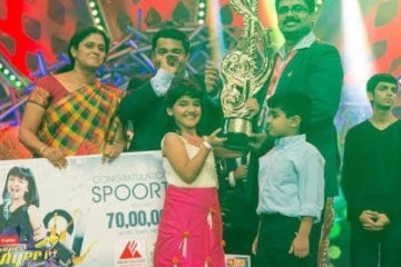 சூப்பர் சிங்கர் ஜூனியர் 4 டைட்டில் வின்னர் ஸ்பூர்த்தி நியாபகம் இருக்கா!! புகைப்படம்..