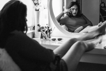 நந்திதா ஸ்வேதா ஷார்ட் உடையில் போட்டோஷூட்