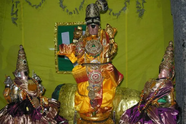 வினைகள் தீர்க்கும் திருவெள்ளறை கோயில்- வரலாறும் சிறப்புகளும் | Thiruvellarai Pundarikakshan Perumal Temple