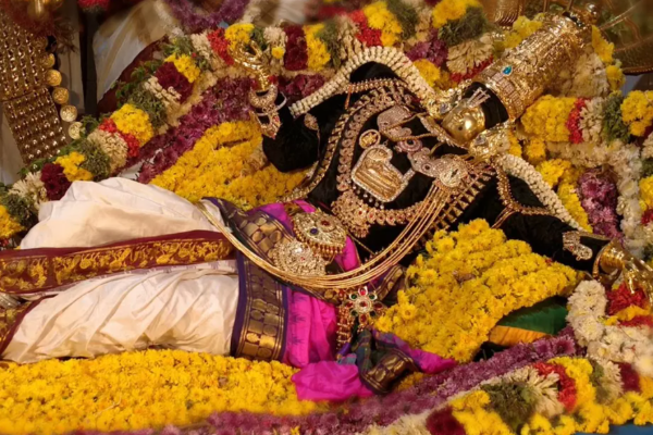 நாளை உத்பன்ன ஏகாதசி 2025: அதிர்ஷ்டம் உண்டாக நாளை இந்த 4 பரிகாரங்கள் செய்யுங்கள் | 2025 Nov Utpanna Ekadashi Worship And Remedies நாளை உத்பன்ன ஏகாதசி 2025: அதிர்ஷ்டம் உண்டாக நாளை இந்த 4 பரிகாரங்கள் செய்யுங்கள் | 2025 Nov Utpanna Ekadashi Worship And Remedies