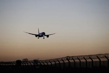 பயணிகள் கவனத்திற்கு... அபராதம் முதல் கைது வரை: பிரித்தானியாவில் திங்கட்கிழமை முதல் அறிமுகமாகும் புதிய விதி