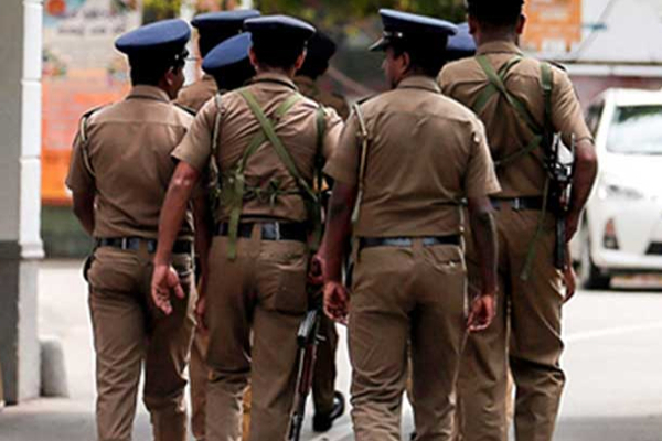 அழகு நிலையத்தில் பெண்ணொருவர் செய்த செயல்; பொலிஸார் அதிரடி! | A Woman S Act At A Beauty Salon Police Action