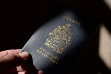 கனடாவில் திடீரென்று அதிகரித்த கடவுச்சீட்டு புதுப்பித்தல்: வெளியான காரணம்