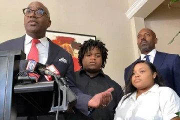 பிரசவத்தின் போது நடந்த எதிர்பாராத துயரம்... மருத்துவமனை மீது வழக்கு தொடர்ந்த தாயார்