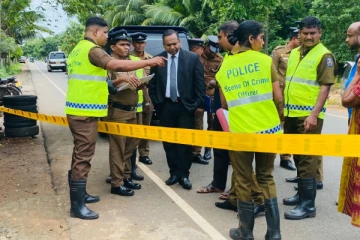 தந்தையின் செயலால் தீயில் எரிந்து கருகிய குடும்பம் ; தாயும் பலியான சோகம்