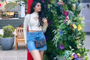 ஷார்ட் உடையில் க்ரித்தி ஷெட்டி ஹாட் போட்டோஷூட்