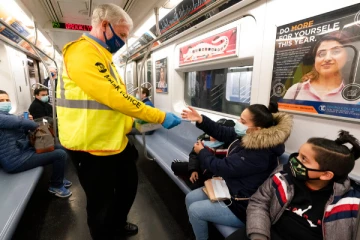 அமெரிக்காவில்  மீண்டும் கட்டாயமாக்கப்படும்  முகக்கவசம்!