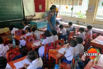 තමන් වැඩකරන පාසලටම දරුවාව දාගන්න පුලුවන්ද? දරුවන් සමග දෙමව්පියන් මහ පාරට