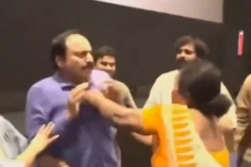 வில்லன் நடிகருக்கு தியேட்டரில் விழுந்த அடி.. பெண் ஆத்திரம்! - வைரல் வீடியோ