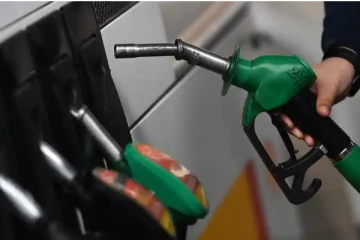 பிரித்தானியாவில் எரிபொருள் விலை சடுதியாக உயர்வு