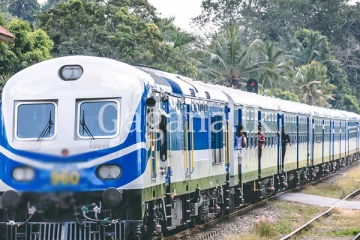 දුම්රිය මඟීන්ට මෙන්න දැන් ලැබුණු සුබ ආරංචිය.