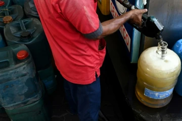 மட்டக்களப்பில் டீசல் கடத்த முற்பட்ட 7 பேர் கைது