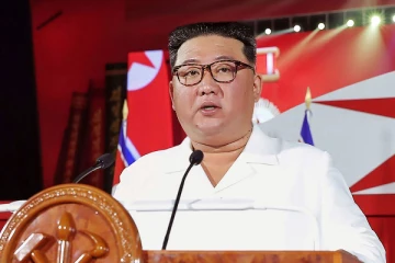 அமெரிக்காவை அணுகுண்டு வீசி அழிக்க வடகொரியா தயார்: கிம் ஜாங் உன்