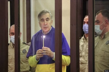 புதினால் சிறையில் இறந்து கொண்டிருக்கிறேன், என்னை காப்பாற்றுங்கள்! ஜார்ஜியா ஜனாதிபதி மைக்கேல் சாகாஷ்விலி