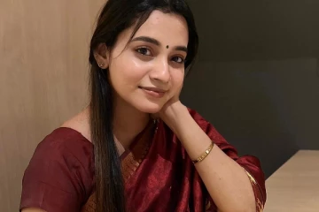 ஹோம்லியாக இருந்த அபர்ணதி இப்படி மாறிட்டாரே.. உடையை பார்த்து ஷாக் ஆன ரசிகர்கள்