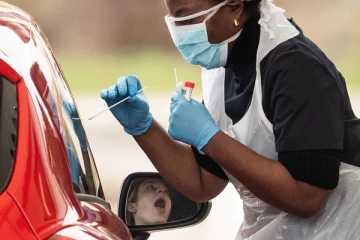 பயணத் தடை காலத்தில் வாகனங்களில் செல்பவர்களுக்கு எழுந்தமானமாக பி.சி.ஆர். பரிசோதனை!