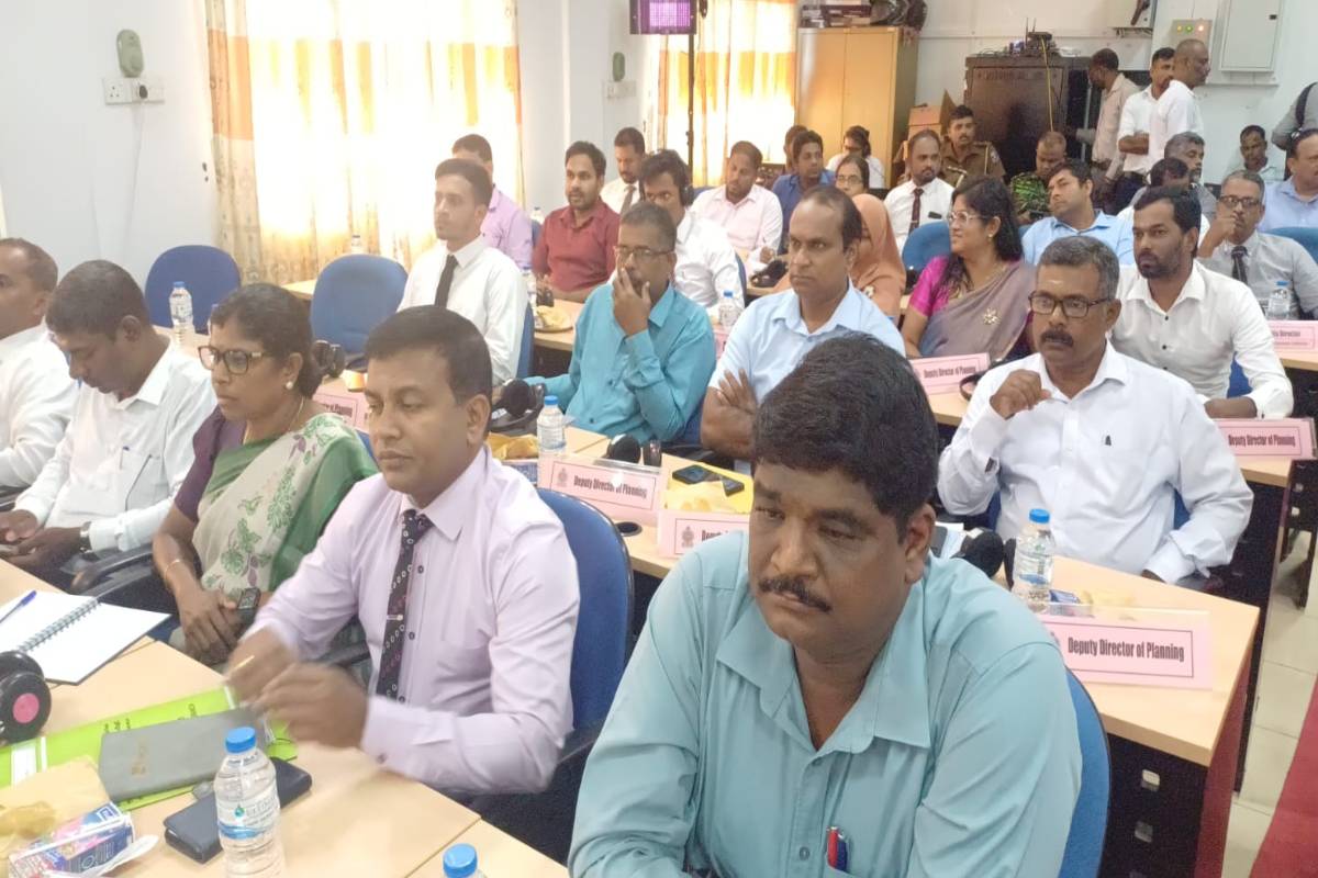 மட்டக்களப்பு மாவட்ட திட்டங்களுக்கு நிதி ஒதுக்கீடு! அதிகாரிகளுக்கு அமைச்சர் விடுத்துள்ள பணிப்புரை | Allocation Funds For Batticaloa District Projects மட்டக்களப்பு மாவட்ட திட்டங்களுக்கு நிதி ஒதுக்கீடு! அதிகாரிகளுக்கு அமைச்சர் விடுத்துள்ள பணிப்புரை | Allocation Funds For Batticaloa District Projects