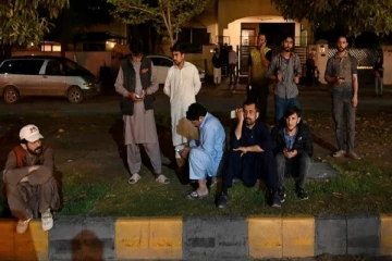 பாகிஸ்தானை உலுக்கிய பூகம்பத்தால் 9 பேர் பலி: வட இந்தியாவிலும் நில அதிர்வு!