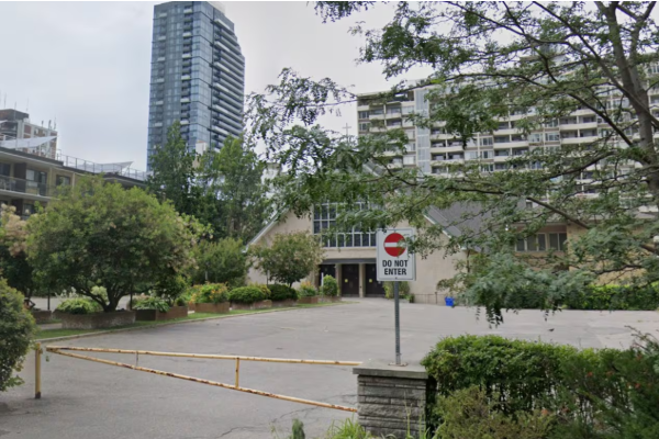 கனடாவில் பிறந்த சிசுவை பாதணி பெட்டியில் கைவிட்டுச் சென்ற தாய் கைது | Woman Who Allegedly Abandoned Newborn Baby