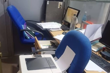 நிறுவனத்திற்கு காலை வேளைக்கு வந்த ஊழியர்களுக்கு காத்திருந்த அதிர்ச்சி சம்பவம்!