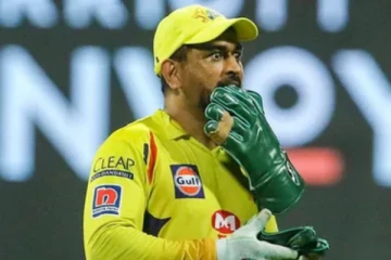 16 வருட CSK'யில் dressing room'ல மிகவும் கஷ்டப்படுத்தியது இவர் தான்..? முதல் முறை மனம்திறந்த தோனி