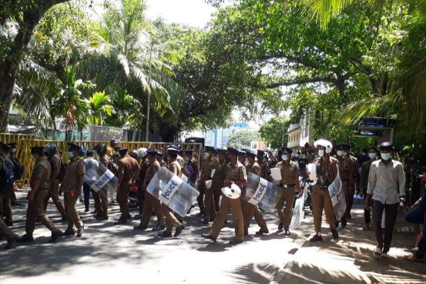 ஆறு வாரத்திற்குள் ஏற்படவுள்ள மாற்றம் - நாட்டில் மேலும் அதிகமாகவுள்ள போராட்டங்கள்  ரணில் விடுத்த எச்சரிக்கை! | Sri Lanka Prime Minister Ranil Budget