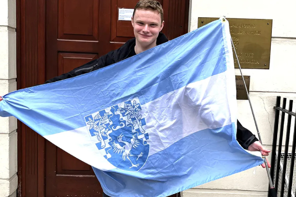 400 பேருடன் சிறிய நாட்டை உருவாக்கிய 20 வயது இளைஞன் | Australian Man 20 Forms New Country